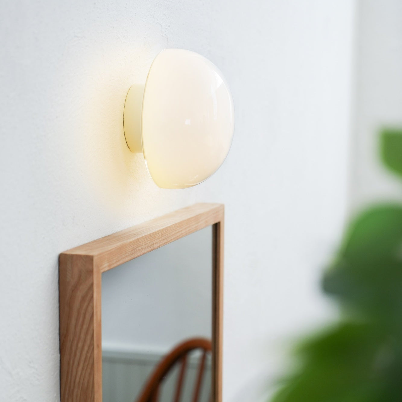 Joo Bracket light – Zelt Bookstore